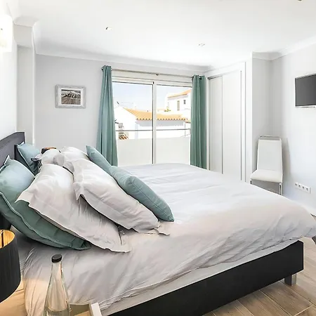 Villa Stylish Modern Carvoeiro 2 Bedrooms Benagil Stunning Views Roof Terrace With Private Heated Pool Algarve Lagoa (Algarve)